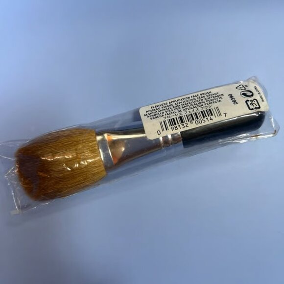 NEW ~ BAREMINERALS TRIO + FLAWLESS FACE BRUSH - Picture 8 of 9